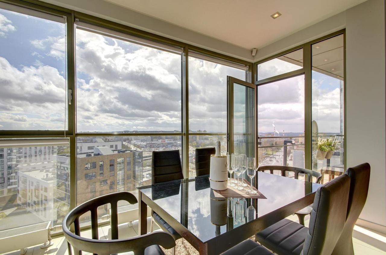 Helios Luxury Apartment In Vilnius Skyscraper Luaran gambar
