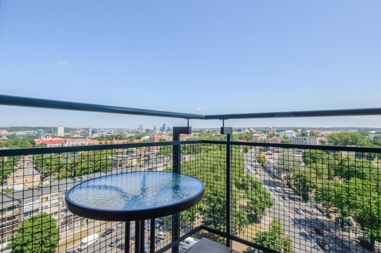 Helios Luxury Apartment In Vilnius Skyscraper Luaran gambar