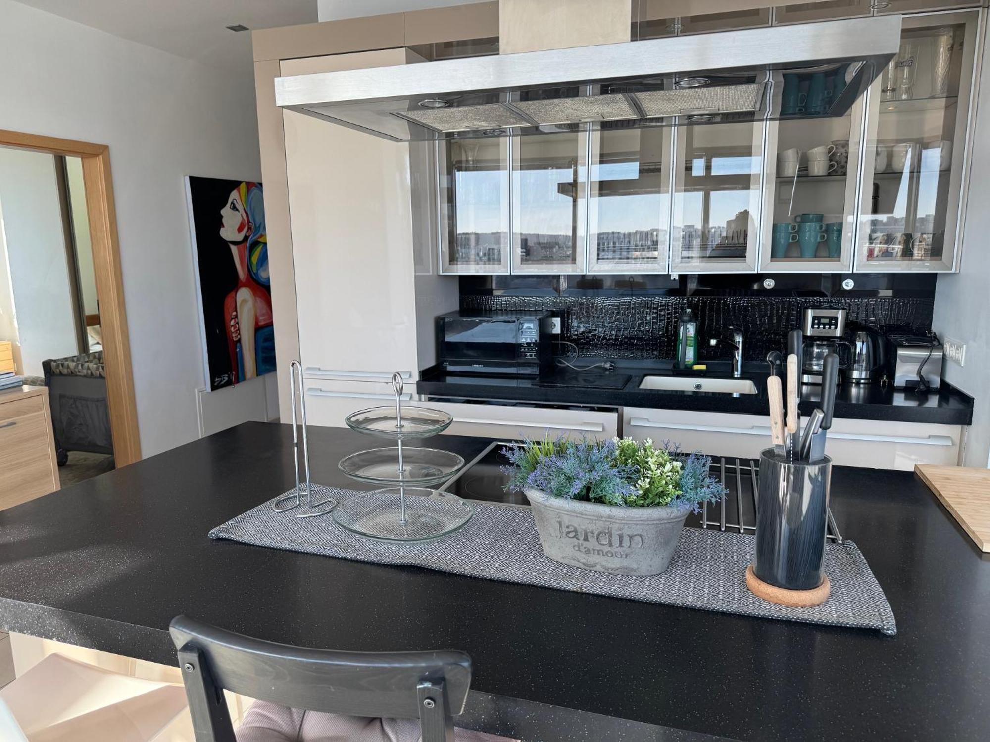 Helios Luxury Apartment In Vilnius Skyscraper Luaran gambar